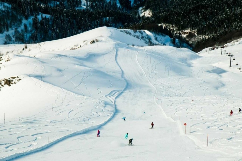Курорт «Роза Хутор» предложил лыжникам и сноубордистам сэкономить на отдыхе в горах 25%